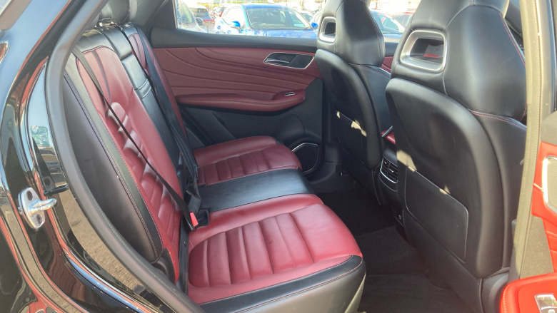 MG Hs 1.5 T-GDI Exclusive 5dr DCT Petrol Hatchback